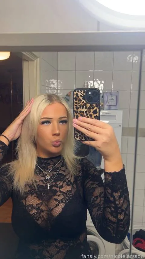 @nicolelarsson