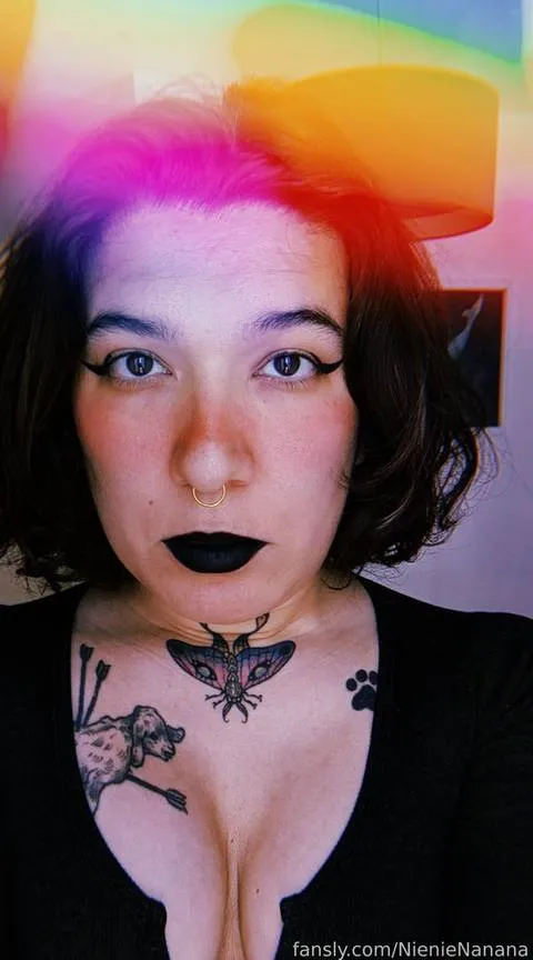 @NienieNanana
