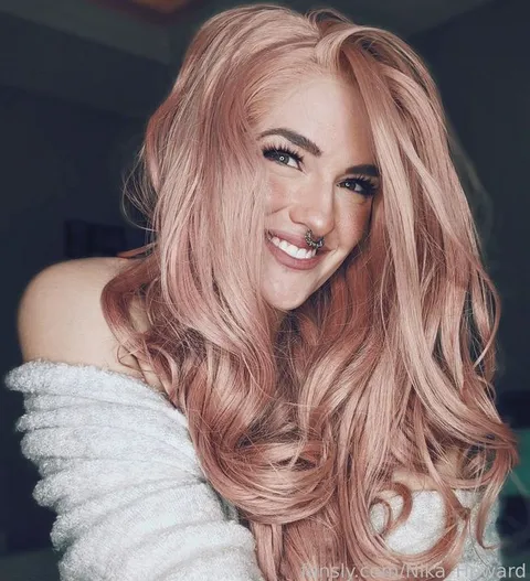 @Nika_Howard