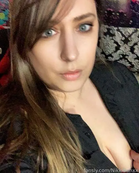 @NikkiBanxx