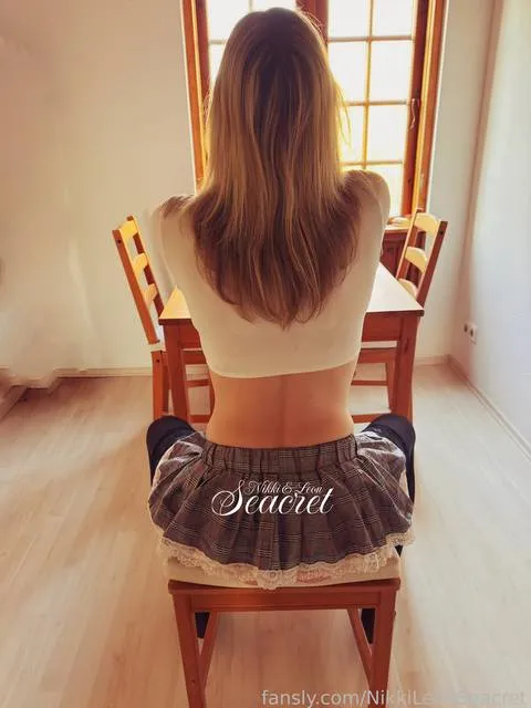 @NikkiLeonSeacret