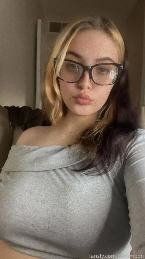 @nikkimoon