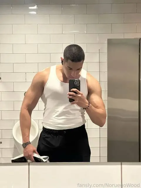 @NoruegoWood