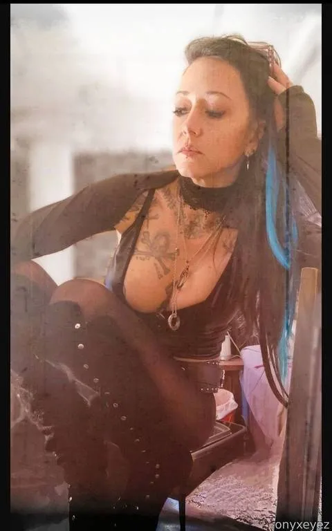 @Onyxeyez