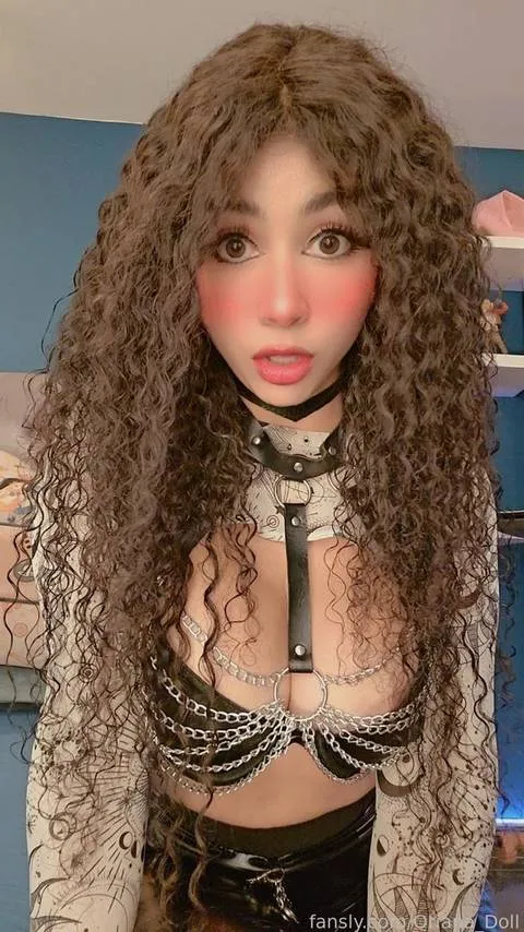 @Oriana_Doll