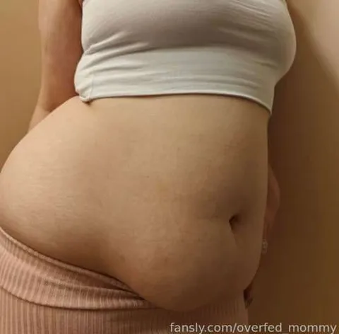 @overfed_mommy