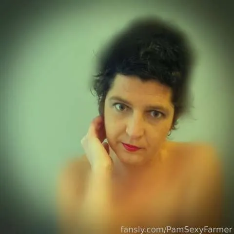 @PamSexyFarmer