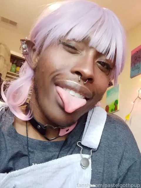 @pastelgothpup