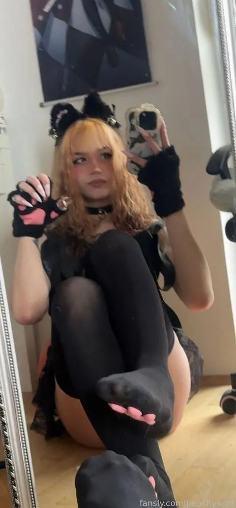 @peachyxroll