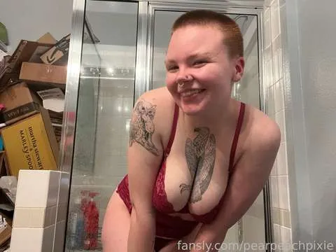@pearpeachpixie
