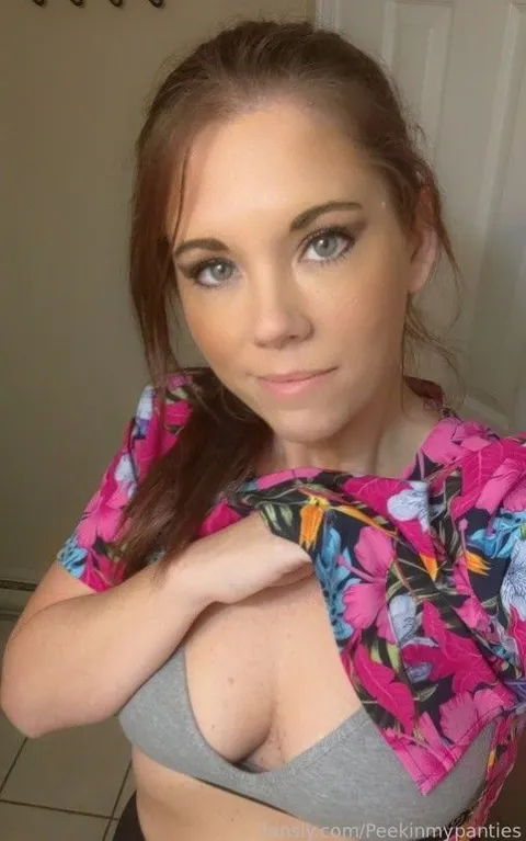 @Peekinmypanties