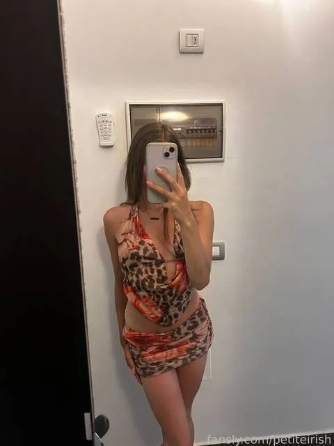 @PetiteIrish