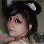@petiteroxie