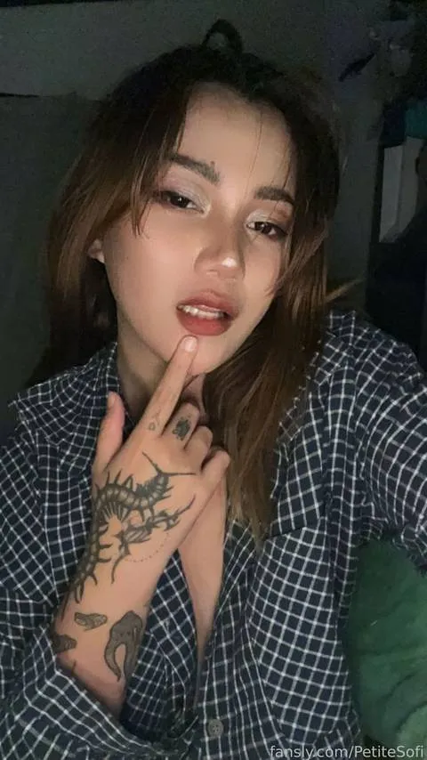@PetiteSofi