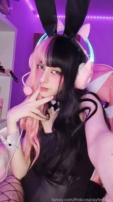 @Pinkcosplayfemboy