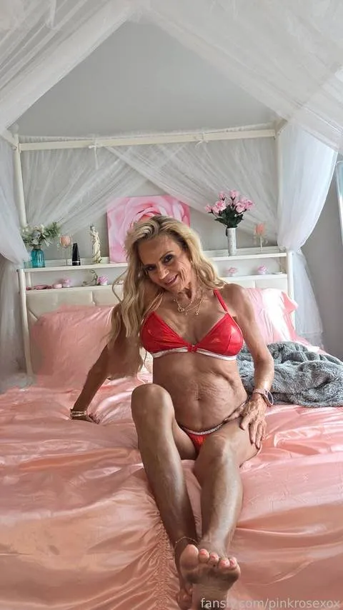 @pinkrosexox