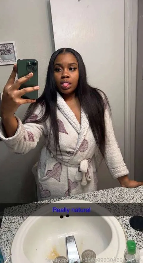 @Pinkybagg