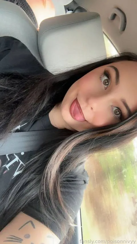 @poisonnivyy
