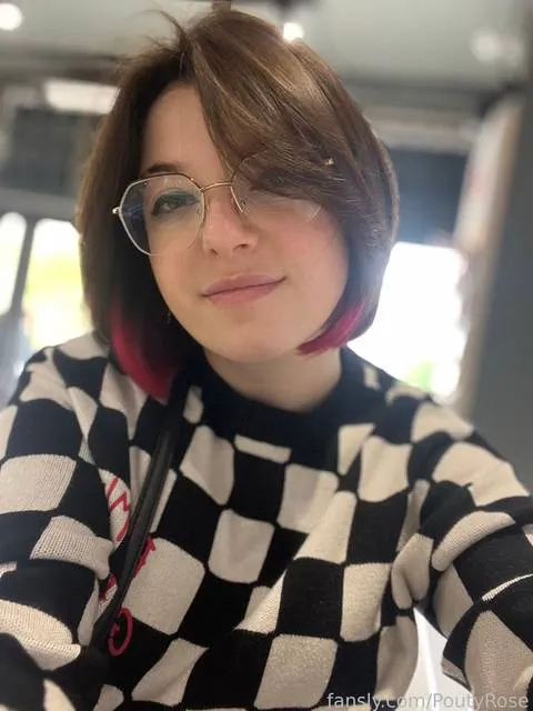 @PoutyRose
