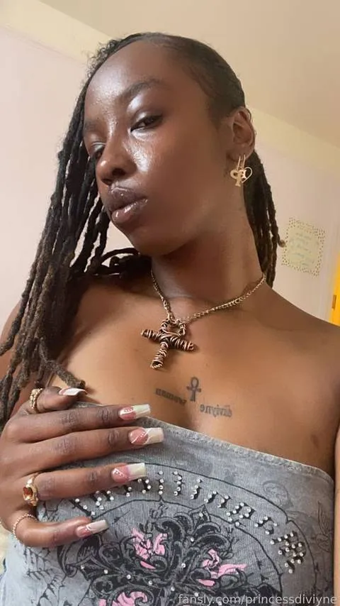 @princessdiviyne