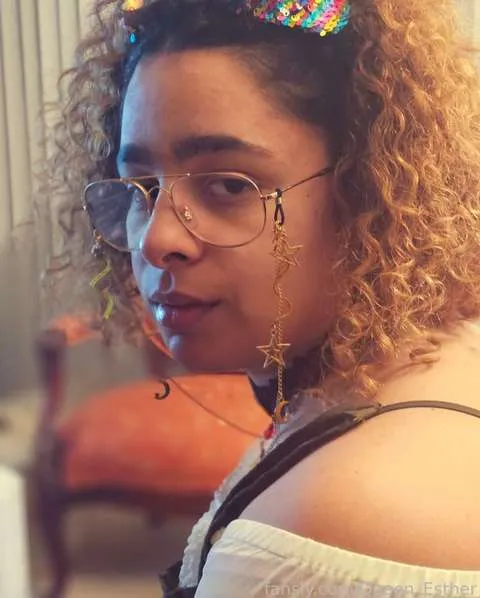 @Queen_Esther