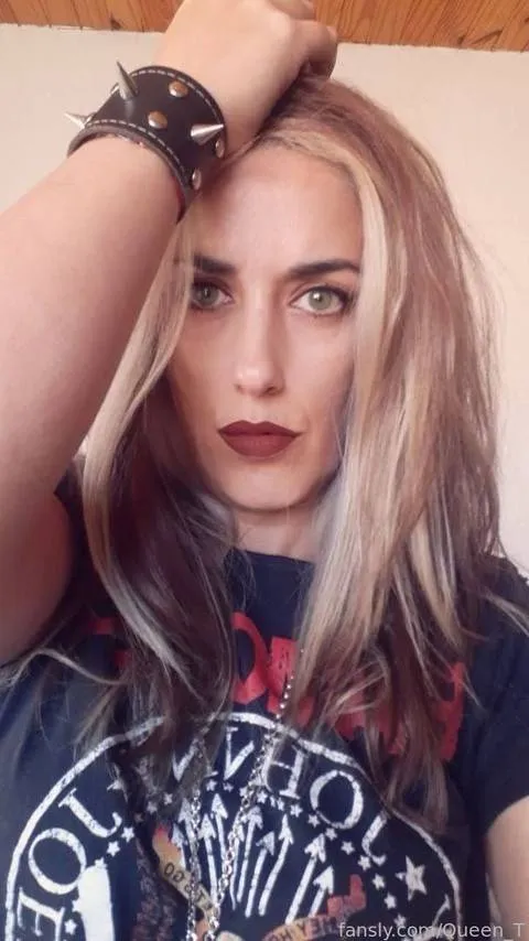 @Queen_T