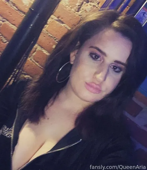 @QueenAria