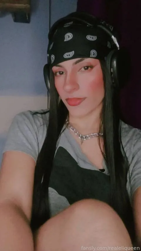 @realeliqueen