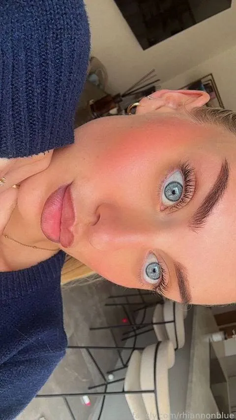 @rhiannonblue