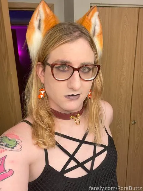 @Rora-Fox