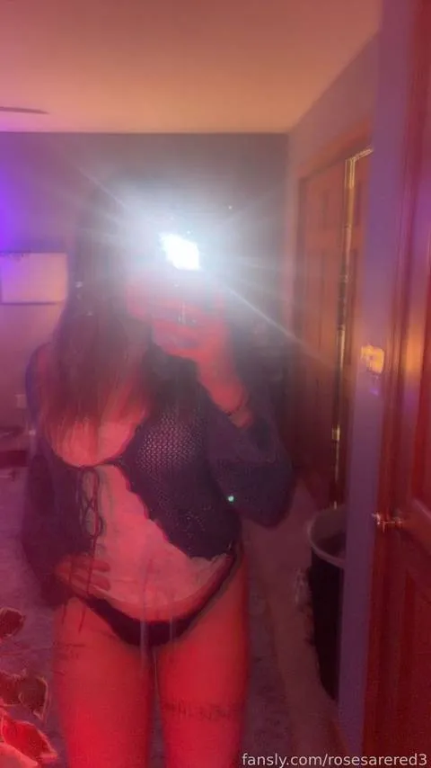 @rosesarered3
