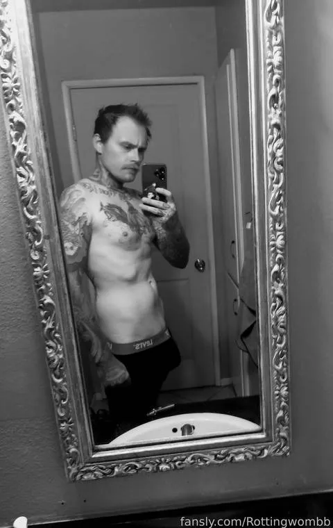 @Rottingwombb