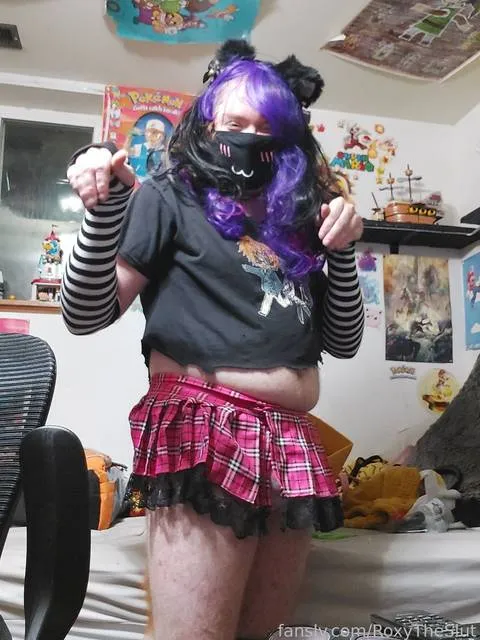 @RoxyTheSlut