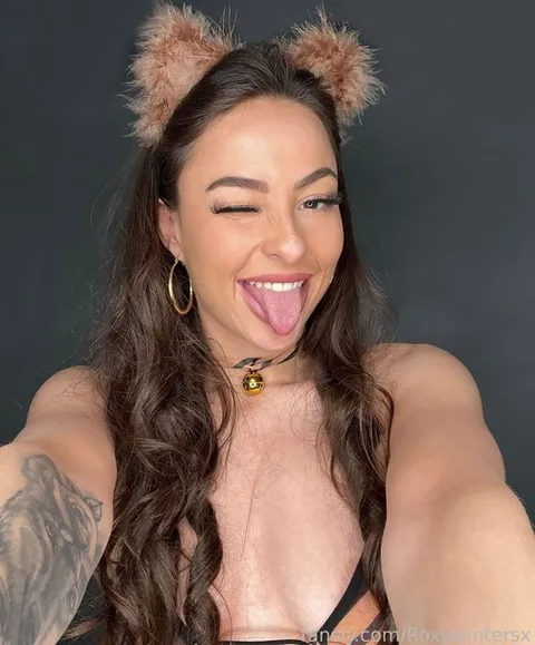 @Roxywintersx