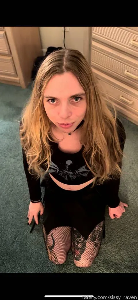 @sissy_raven