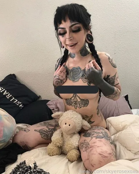 @skyerosexoxo