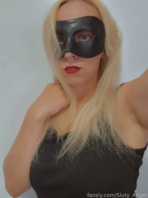 @Sluty_Angel