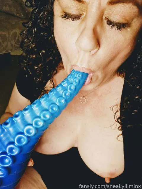 @sneakylilminx