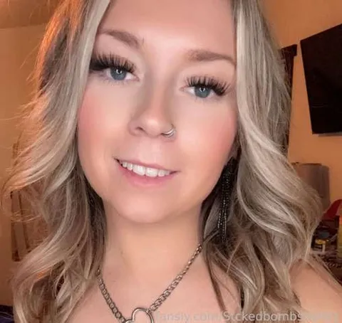 @Stckedbombshell01