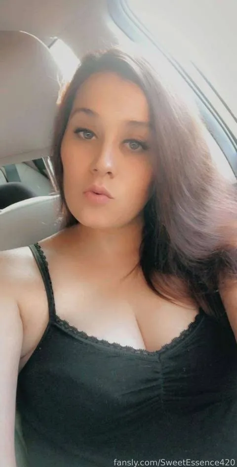 @SweetEssence420