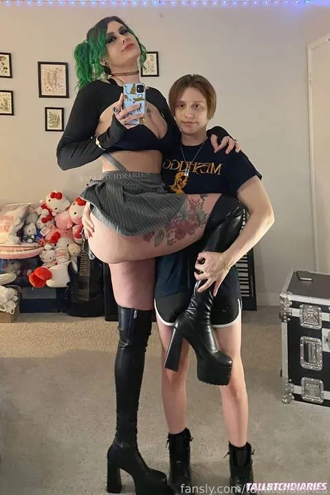 @tallbtchdiaries