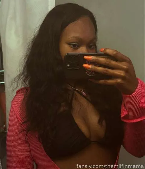 @themilfinmama