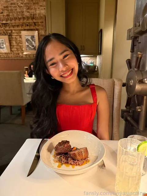 @tinyasiantine