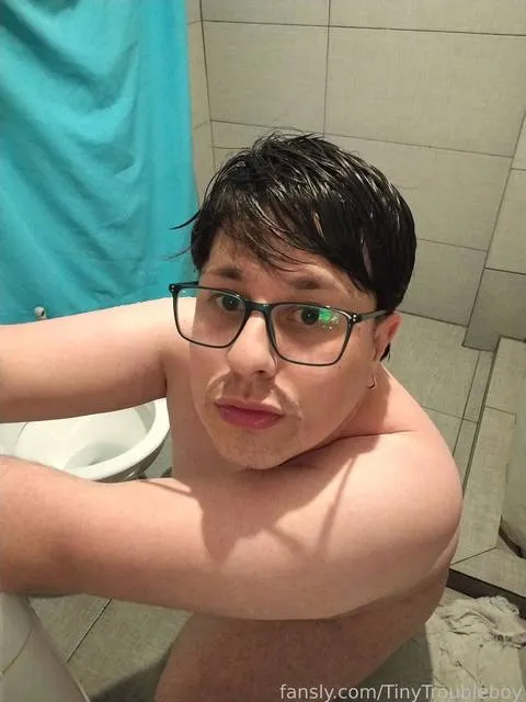 @TinyTroubleboy