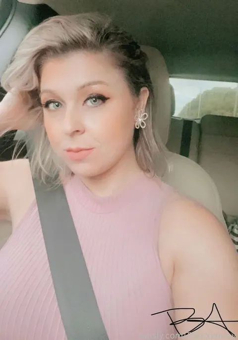 @Trixxxiemay