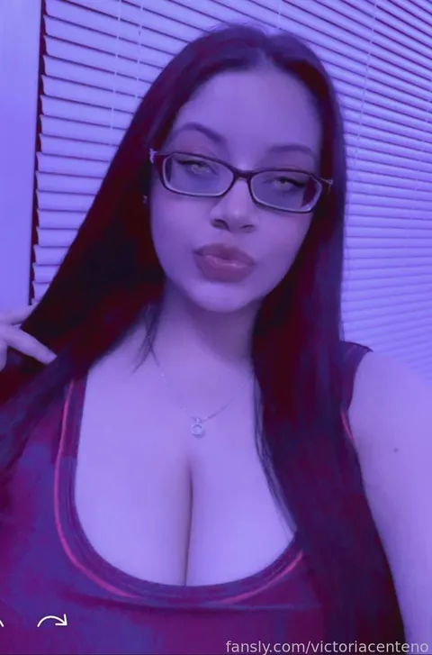 @victoriacenteno