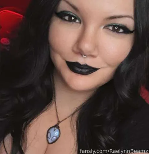@weirdwithrachel