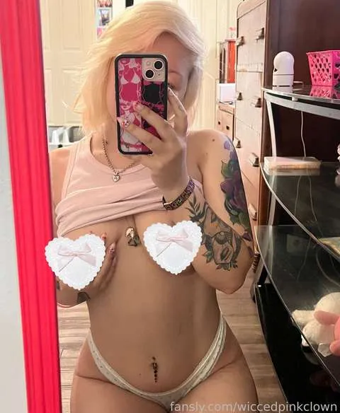 @wiccedpinkclown