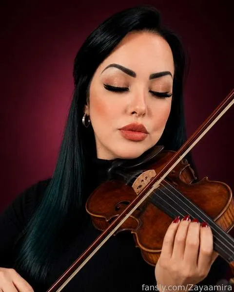 @Zayaamira