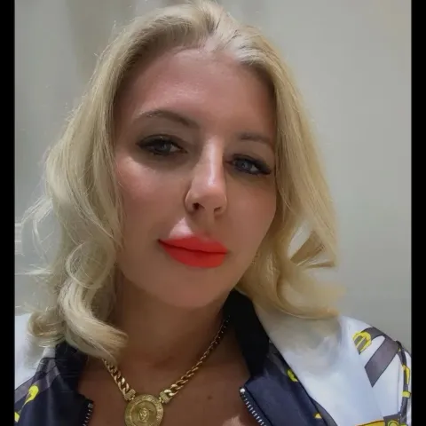 @alinaamaya